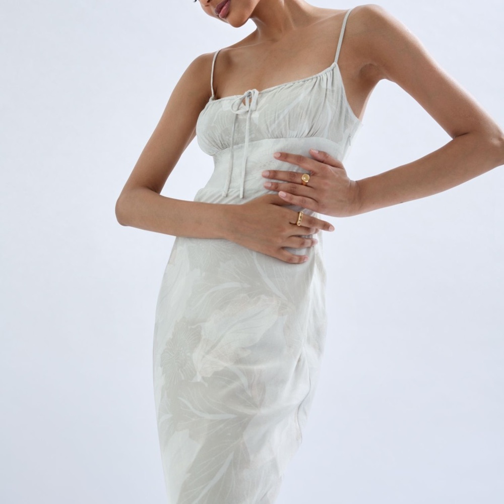 Aritzia Wilfred Bellow Dress